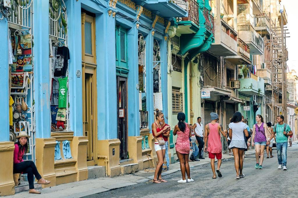 Havana walking cuba tour